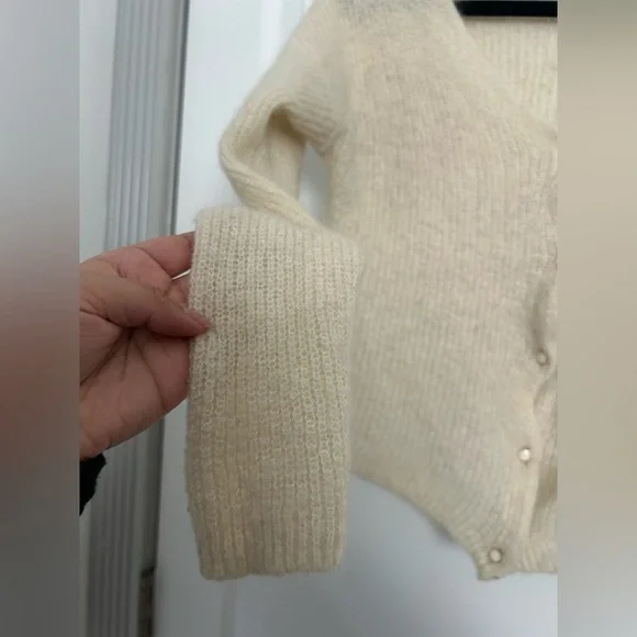 Aritzia Wilfred Mohair Alpaca Blend Cozy Cream Women's Sweater size small - Picture 10 of 11